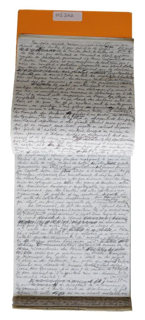 Le miel de l'aube : une enfance en Bourgogne sous l'occupation / Lucette Desvignes. - Don en 2002. - 1 vol. . - [MS 388
